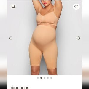 Skims maternity sculpting short